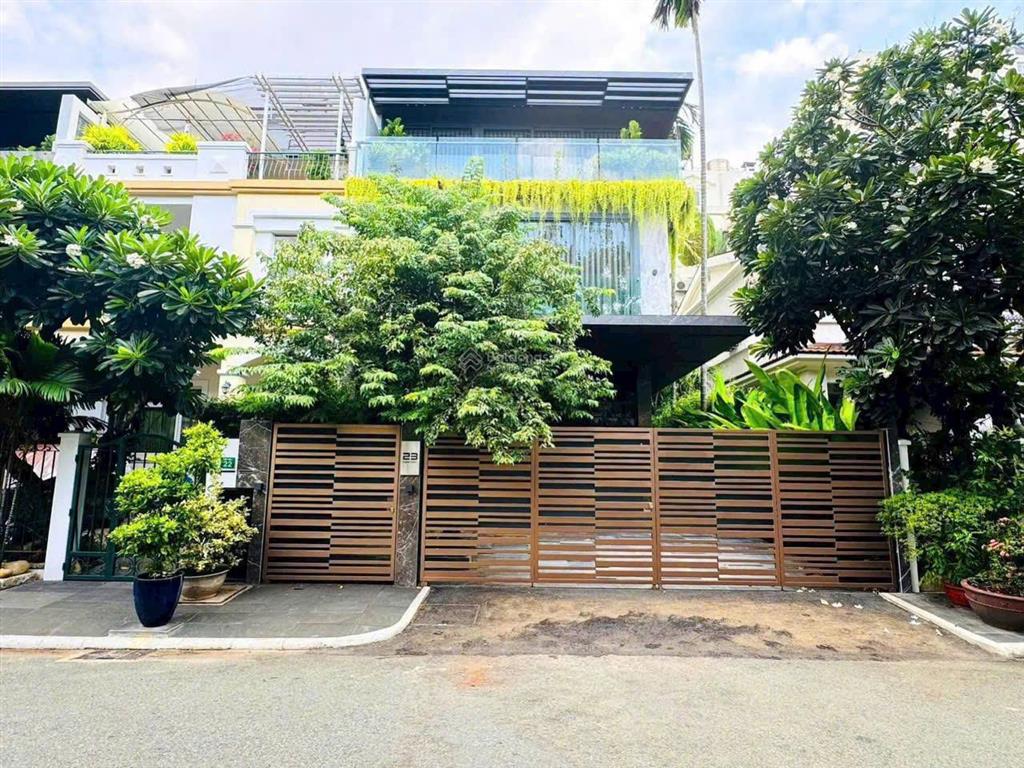 Bán biệt thự song lập mỹ thái phú mỹ hưng q7. giảm từ 55 tỷ về còn 42 tỷ.