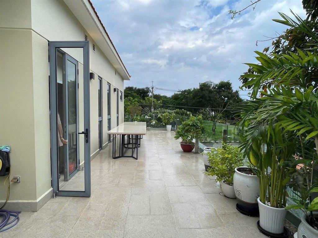 Bán biệt thự đơn lập phú gia, phú mỹ hưng, giảm từ 190 tỷ xuống còn 141 tỷ.
