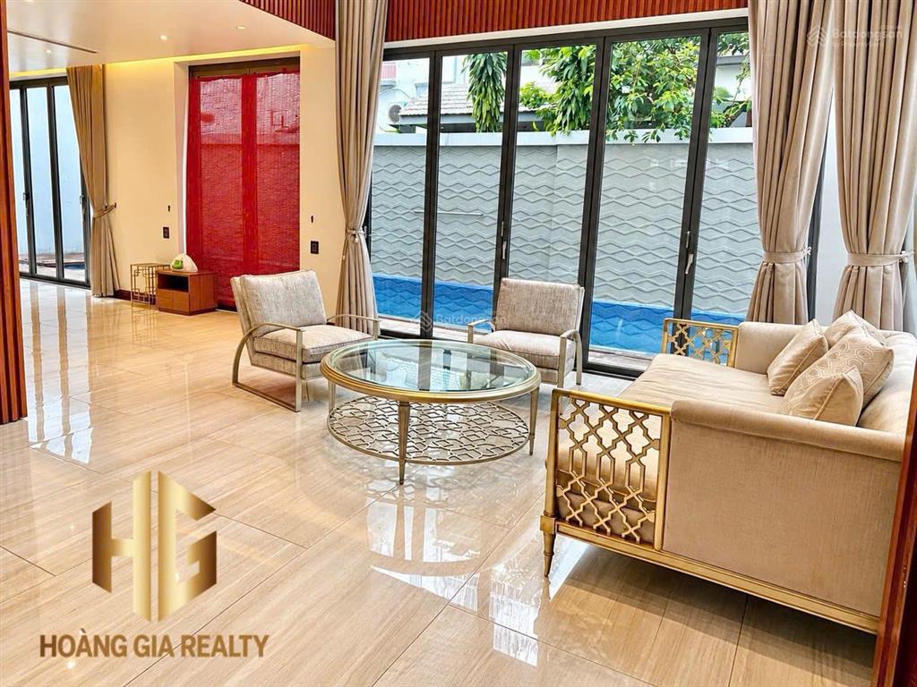 Bán biệt thự đơn lập phú mỹ hưng q7. dt 420 m2 giá từ 160 tỷ giảm về 115 tỷ.