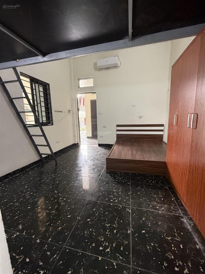 Phòng trọ gần chợ bông đỏ  ngô thì nhậm  la khê. hà đông giá 3tr3/th.  0949 519 ***