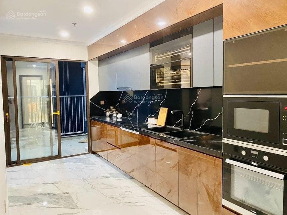 Gấp! bán căn góc 3 phòng ngủ chung cư golden park cầu giấy, tầng đẹp, hướng đông nam