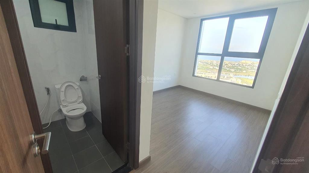 Plaza 2  căn hộ 2pn rộng 75m2 không nội thất cho thuê vào ở ngay