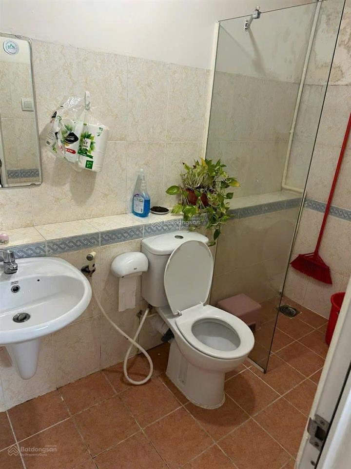 Cần cho thuê gấp căn hộ central garden, 328 võ văn kiệt, quận 1