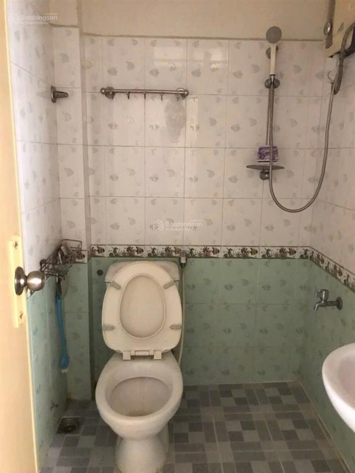Cần cho thuê gấp nhà nguyên căn hẻm 150 bến vân đồn, quận 4