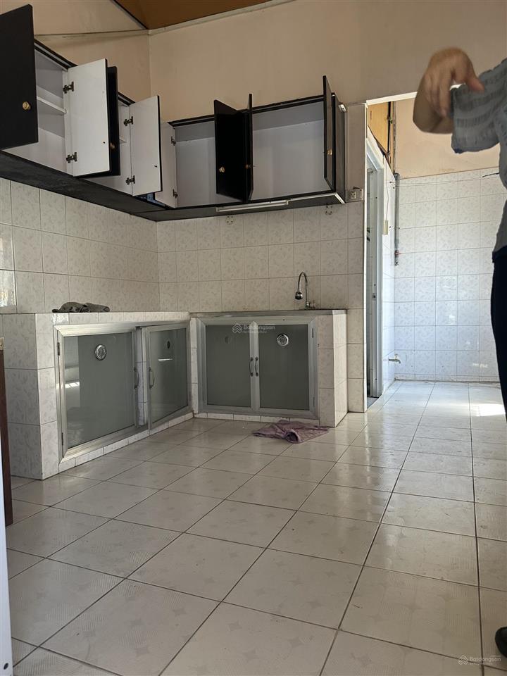Cần cho thuê nhà hẻm 233 nguyễn trãi, phường nguyễn cư trinh, quận 1
