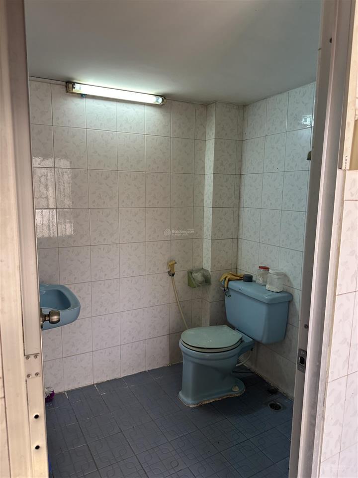 Cần cho thuê nhà hẻm 233 nguyễn trãi, phường nguyễn cư trinh, quận 1