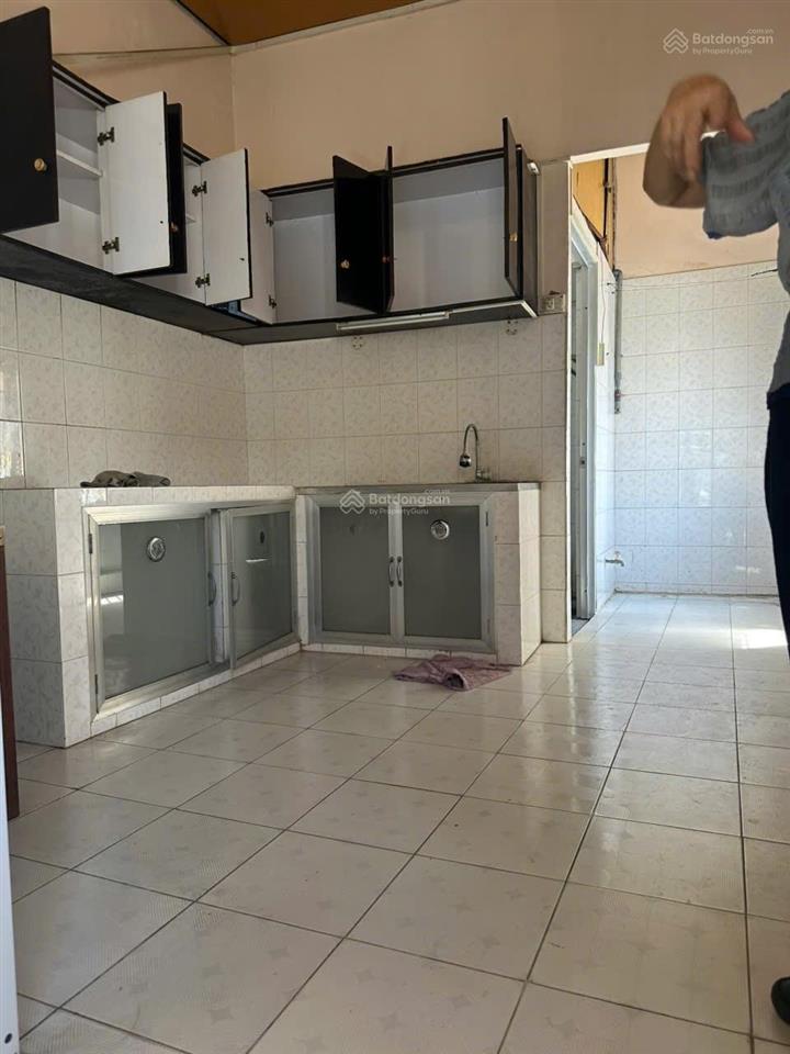 Cần cho thuê nhà hẻm 233 nguyễn trãi, phường nguyễn cư trinh, quận 1