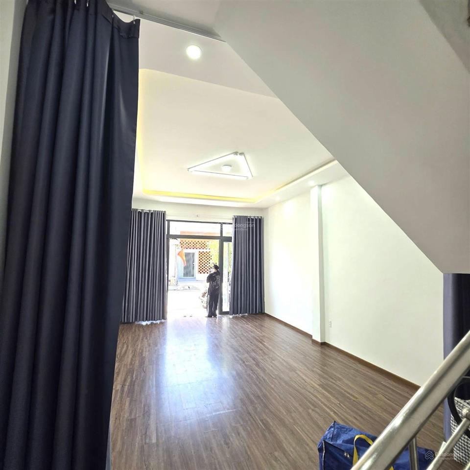 Nhà 2 tầng đường giáp văn cương, sát biển nguyễn tất thành