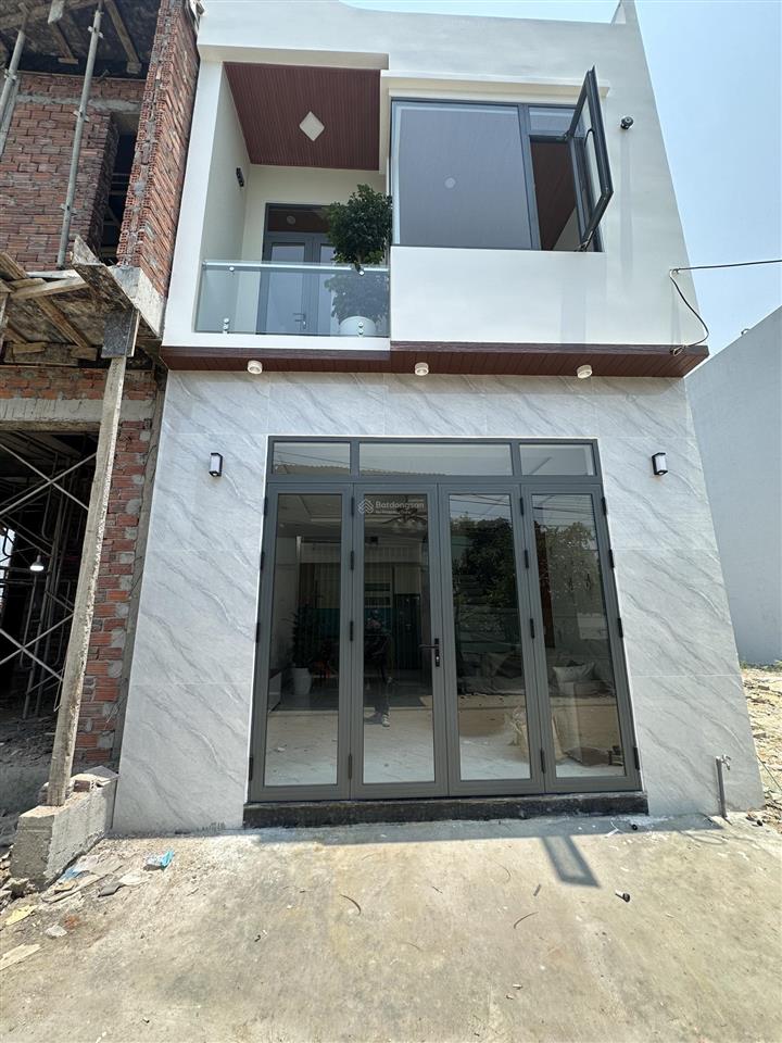 Nhà 2 tầng mới hiện đại, full nội thất và thiết bị điện tử