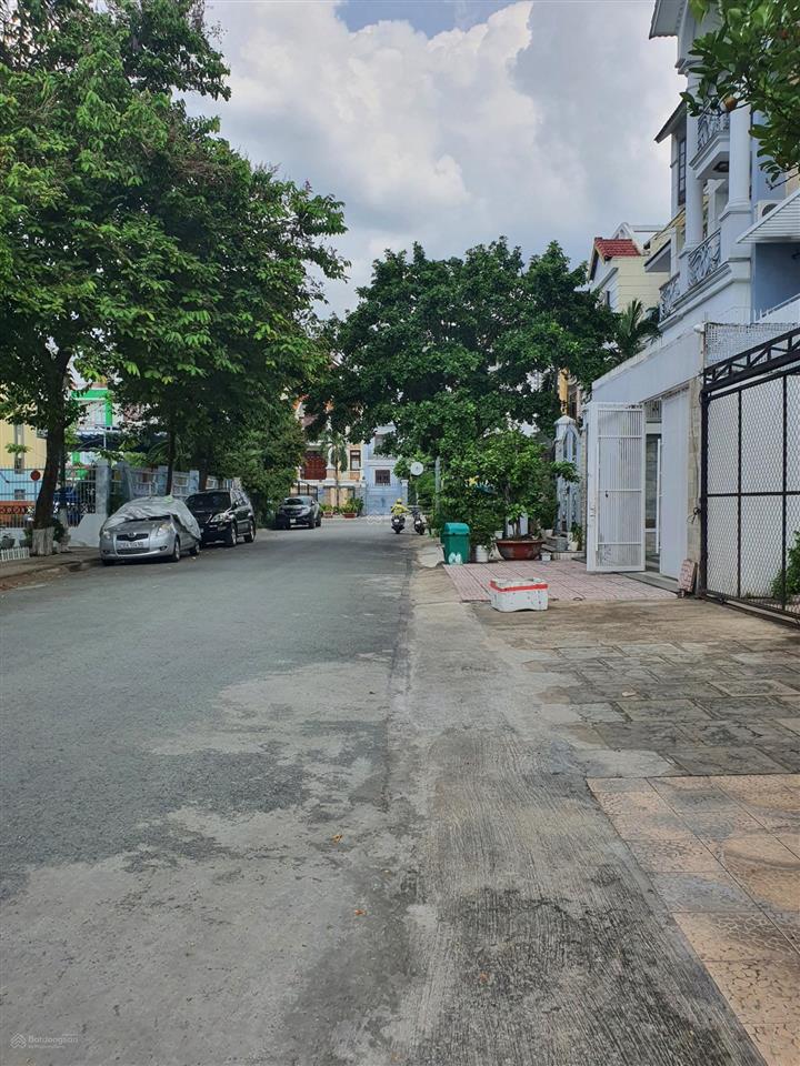 Cho thuê căn biệt thự khu 280 lương định của phường bình trưng tp hồ chí minh