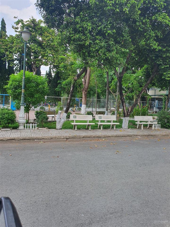Cho thuê căn biệt thự khu 280 lương định của phường bình trưng tp hồ chí minh