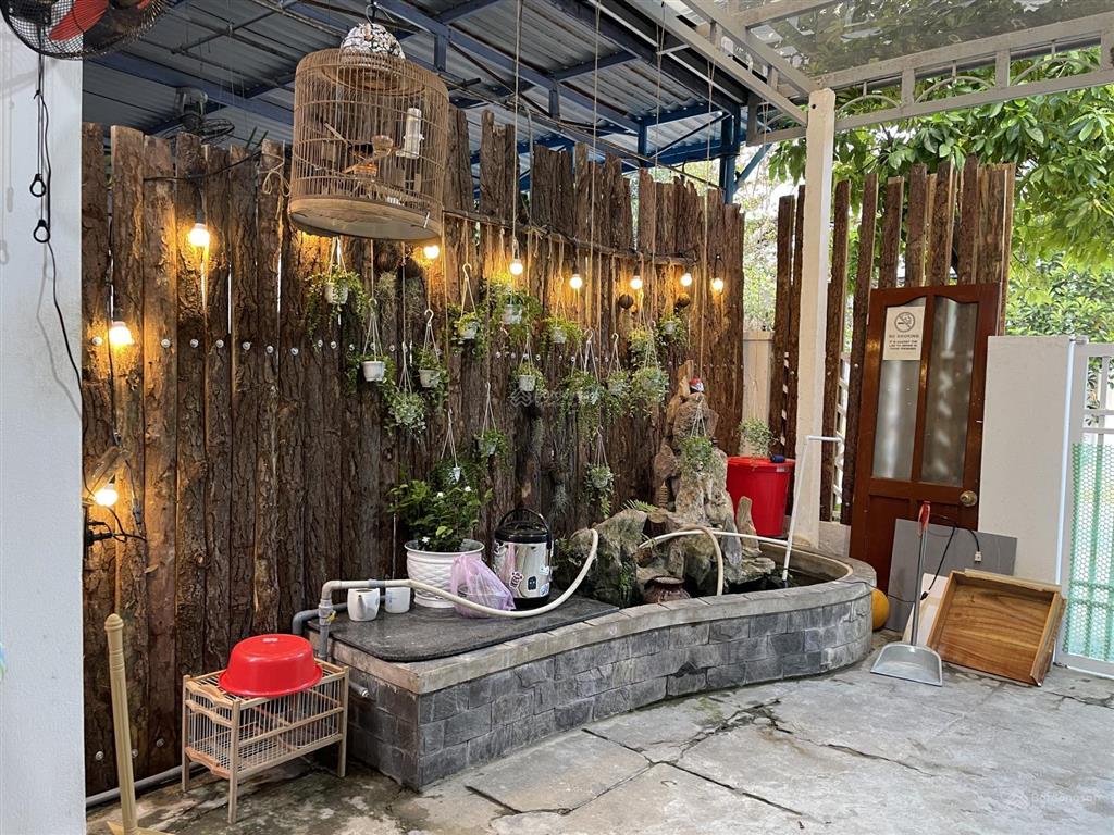 Bán căn nhà kiên cố gác lửng, lợp ngói, mặt tiền đường nhựa, ngay trung tâm tân an, hội an
