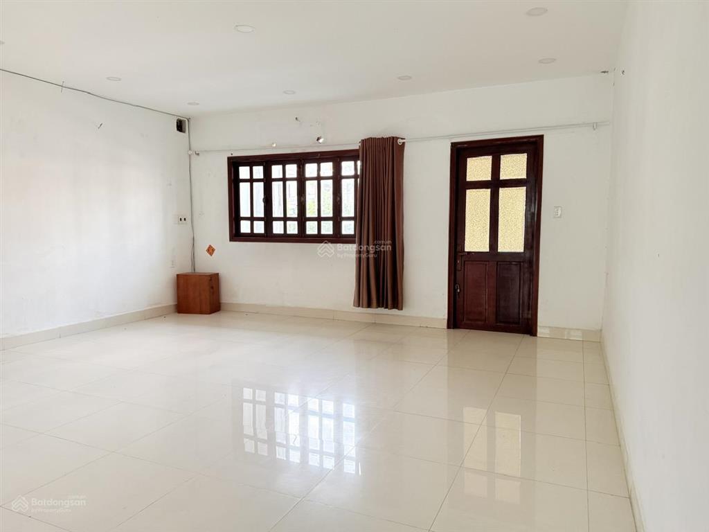Nhà 1 trệt 3 lầu mặt tiền đường số 4 giao đường số 7 gần chung cư moonlight
