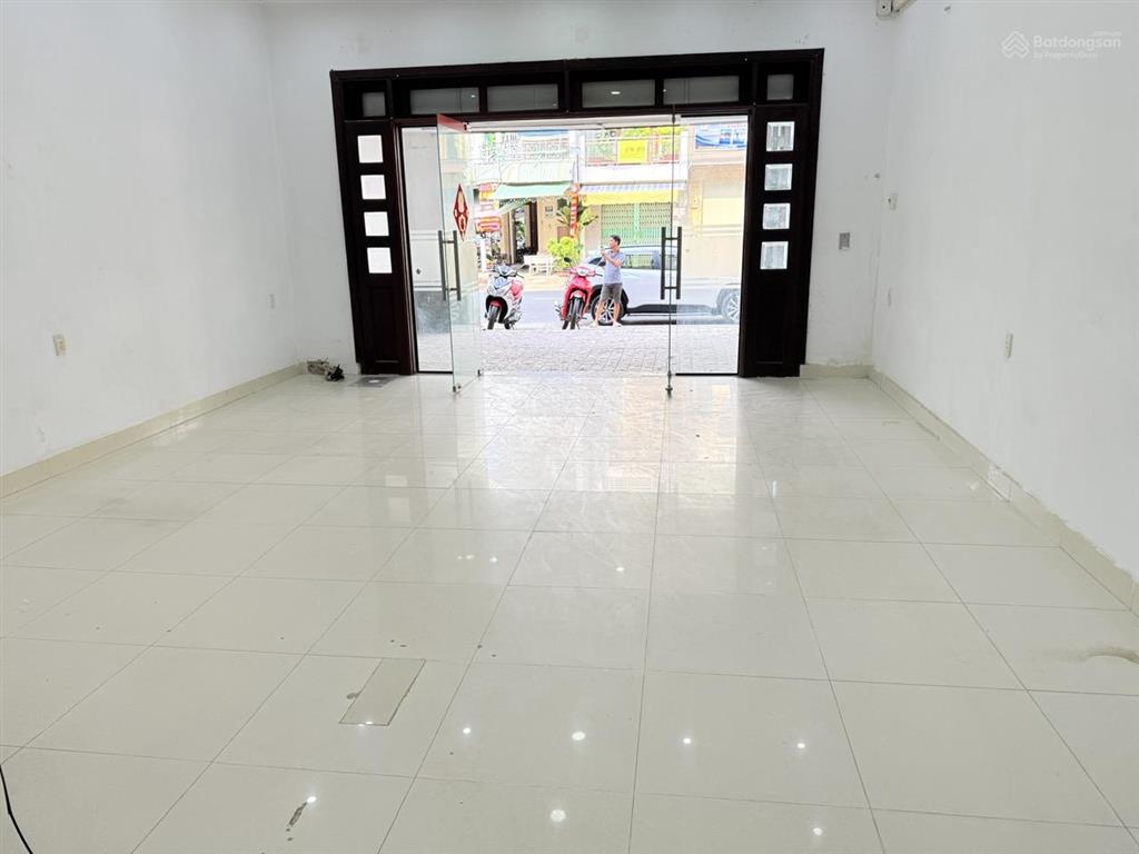 Nhà 1 trệt 3 lầu mặt tiền đường số 4 giao đường số 7 gần chung cư moonlight