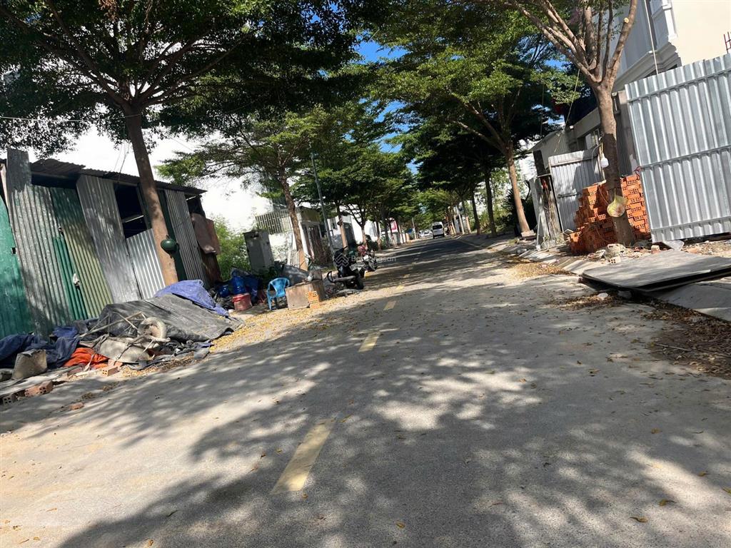 Sang nhanh giá tốt lô đất 90m2 gần chung cư 27 tầng sắp xây tại mipeco nha trang