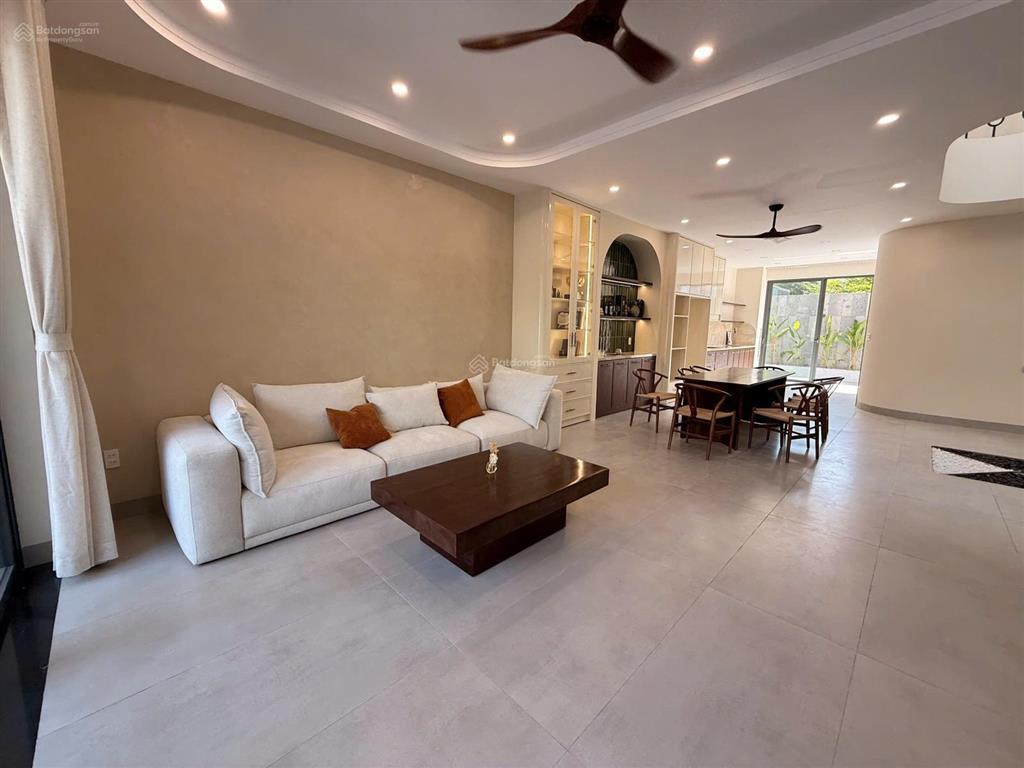 Bán nhà mới diện tích 130m2, đang cho thuê 45tr/th gói 5 mỹ gia, nha trang chỉ 10,5 tỷ