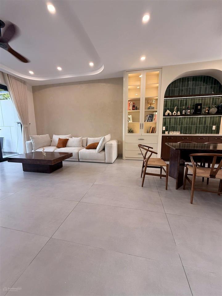 Bán nhà mới diện tích 130m2, đang cho thuê 45tr/th gói 5 mỹ gia, nha trang chỉ 10,5 tỷ