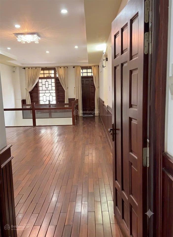 Bán nhà 4 tầng mặt tiền đường dã tượng, cách biển chỉ 900m, cạnh chợ bình tân chỉ 13,5 tỷ