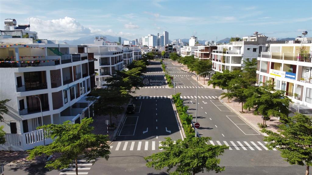 Bán nhanh 90m2 mặt đường số 4 thông trần phú kđt mipeco nha trang