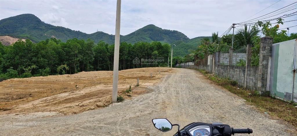Chào bán lô 120m2 trung tâm thôn xuân phú, xã hòa sơn, đường ô tô tận nơi, giá 1.19tỷ, 0905 556 ***