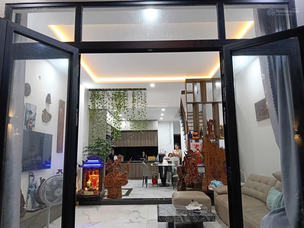 Cần bán nhà 3tầng đường 33m mê linh giá 7.25tỷ  sát biển liên chiểu  đà nẵng siêu rẻ nhà mới
