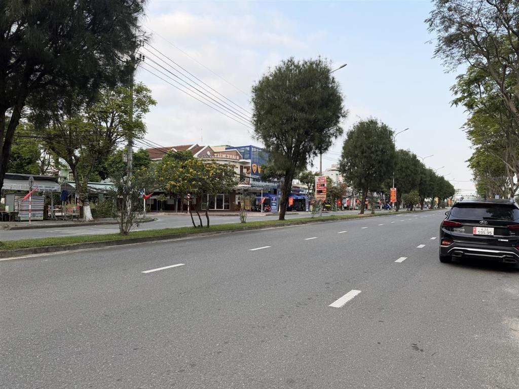 Cần bán nhà 3tầng đường 33m mê linh giá 7.25tỷ  sát biển liên chiểu  đà nẵng siêu rẻ nhà mới