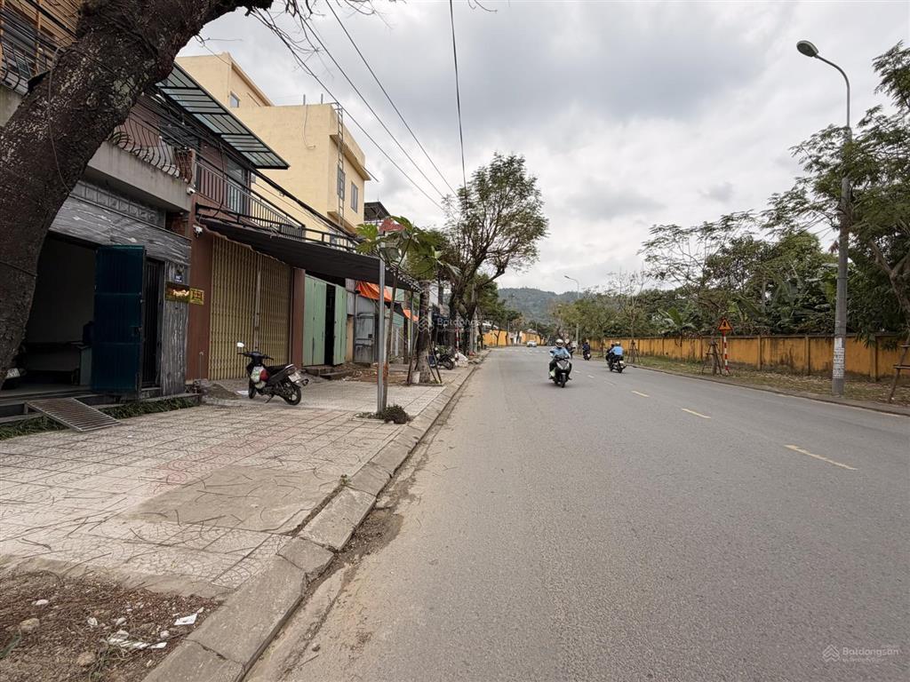 Bán đất đường 10,5m  lê trọng tấn, an khê  đà nẵng giá chỉ 5.25tỷ/ 100m siêu rẻ
