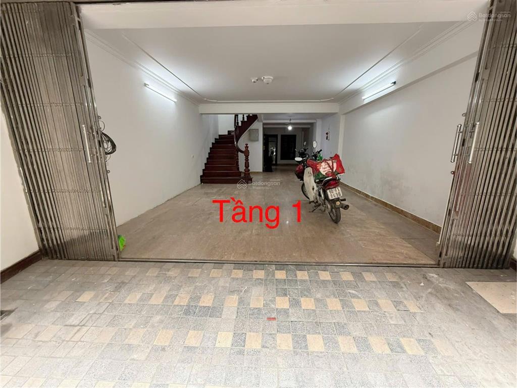 Cần cho thuê nhà 7 tầng có thang máy đường lạc long quân 0985 555 ***