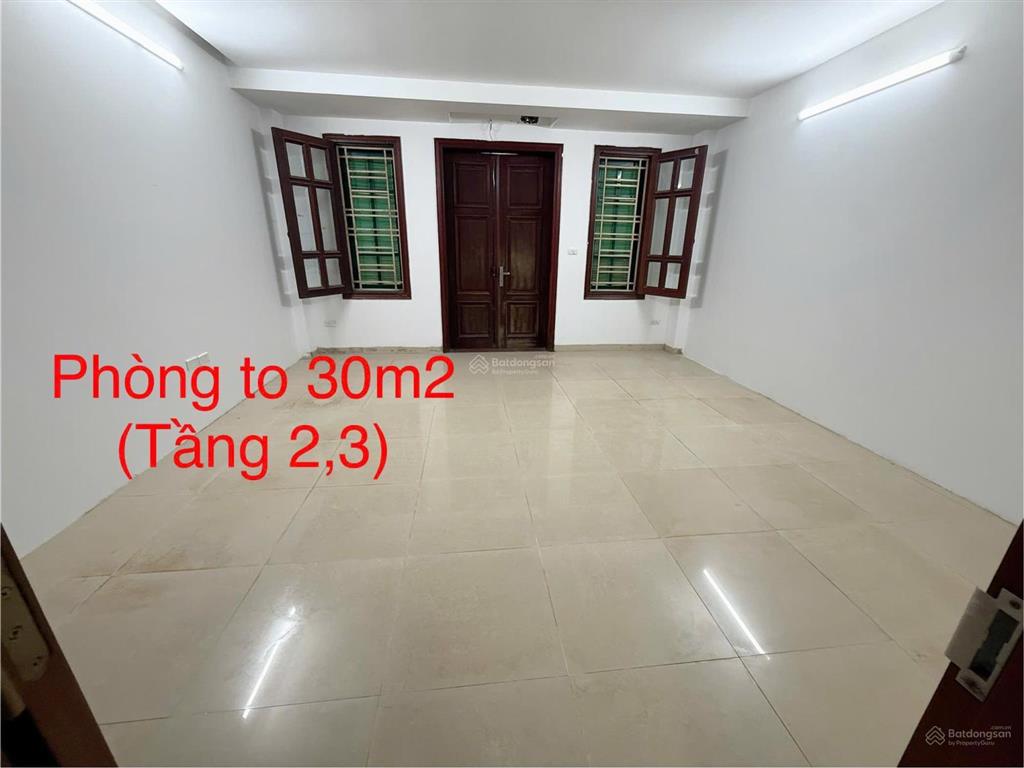 Cần cho thuê nhà 7 tầng có thang máy đường lạc long quân 0985 555 ***