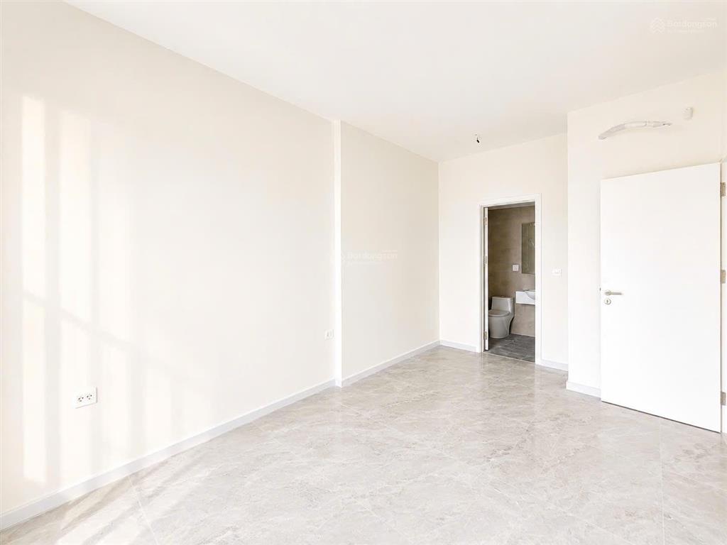 Cho thuê căn hộ 3pn và 2wc, 90m2, căn góc, hoàn thiện cơ bản   0901 632 ***