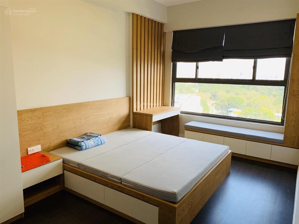 Golden mansion, 71m2, giá thuê 18tr bao phí qly và internet   0901 632 ***