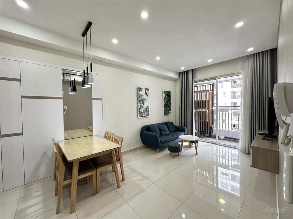 Cho thuê căn hộ 2pn/2wc, 73m2, căn góc, giá chỉ 18 triệu bao phí quản lý   0901 632 ***