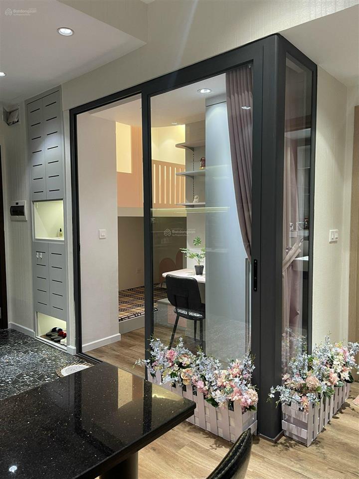 Cần bán gấp!! căn hộ 2pn/1wc, 57m2, đẹp có nội thất, có hđ thuê   0901 632 *** xuân
