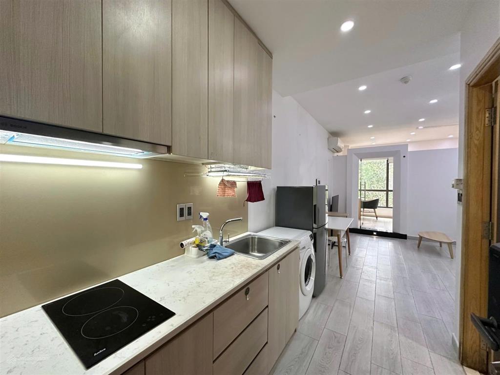 Sổ hồng căn officetel, 37m2, giá 3tỷ200, tặng nội thất đầy đủ, view bắc  em dung 0901 632 ***