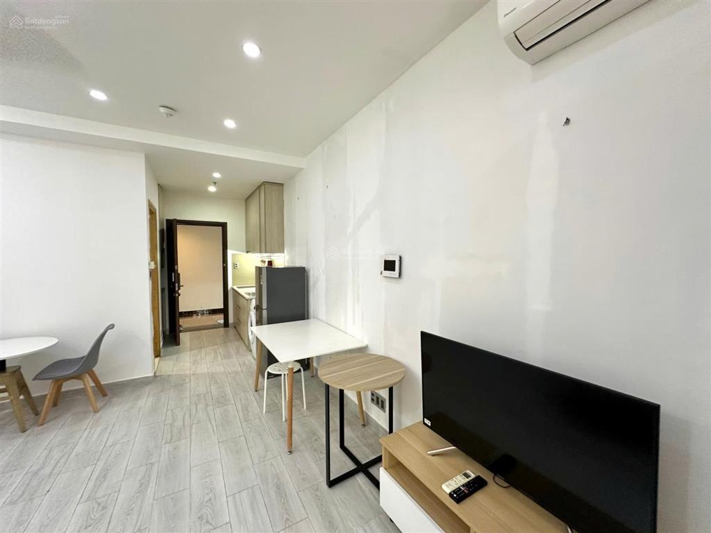 Sổ hồng căn officetel, 37m2, giá 3tỷ200, tặng nội thất đầy đủ, view bắc  em dung 0901 632 ***