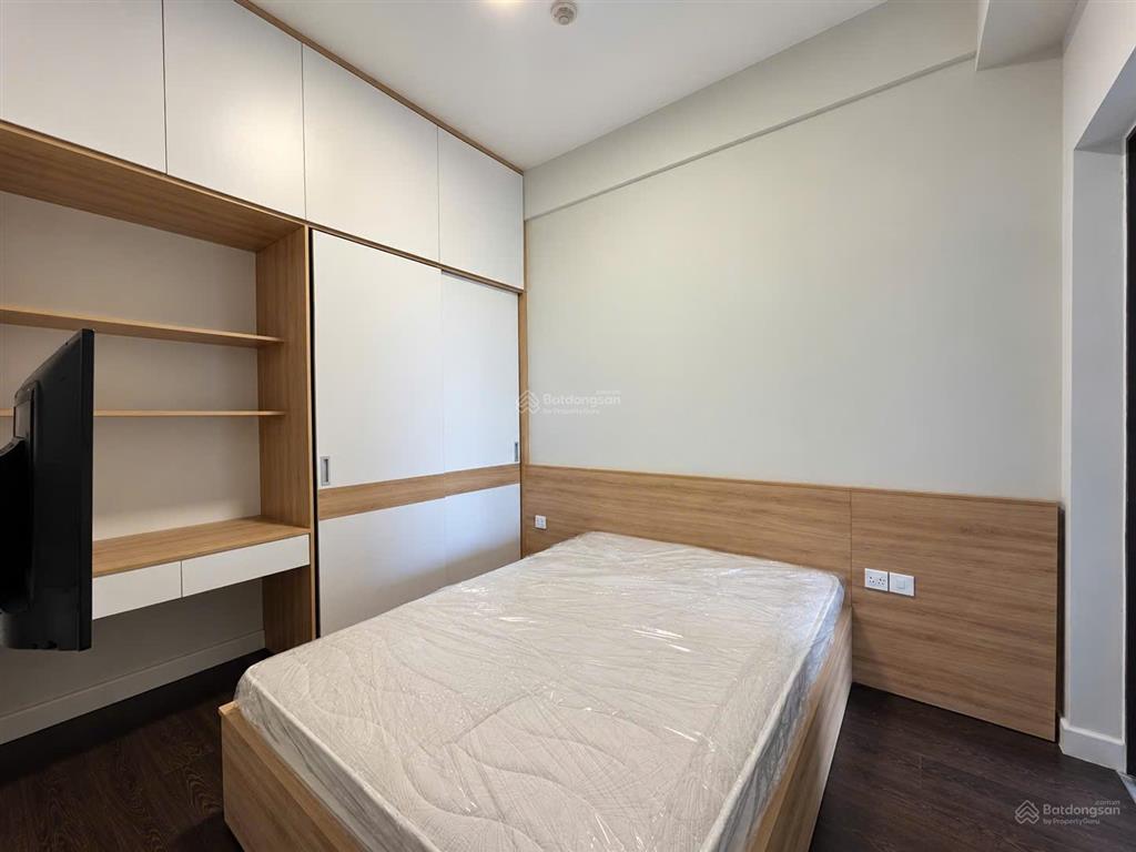 Hạ giá, bán nhanh căn hộ 2pn/2wc, 69m2, giá bán 5 tỷ 500 bao phí   0901 632 ***