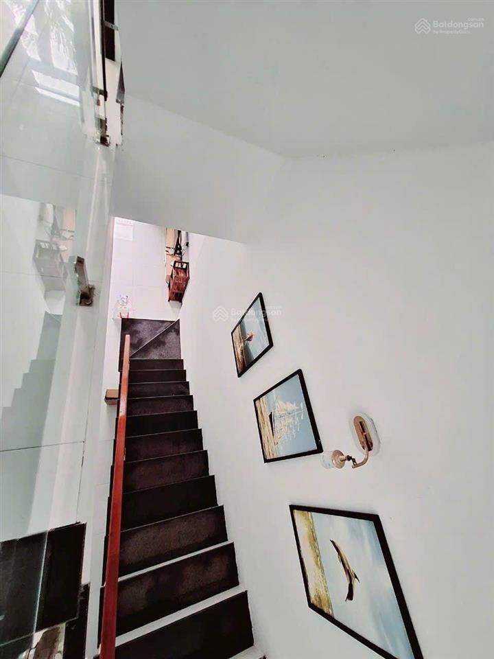 Bán nhà 3 tầng kiệt ô tô hồ xuân hương, đà nẵng, đầy đủ nội thất giá tốt.  my 0935 872 ***.