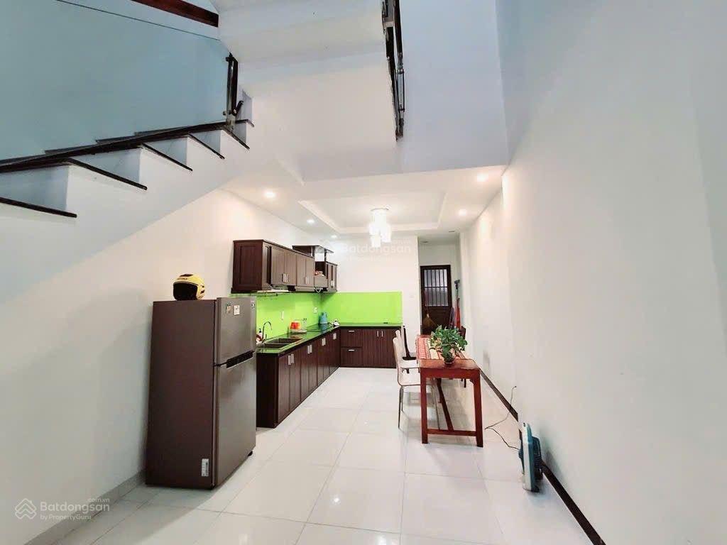 Bán nhà 3 tầng kiệt ô tô hồ xuân hương, đà nẵng, đầy đủ nội thất giá tốt.  my 0935 872 ***.