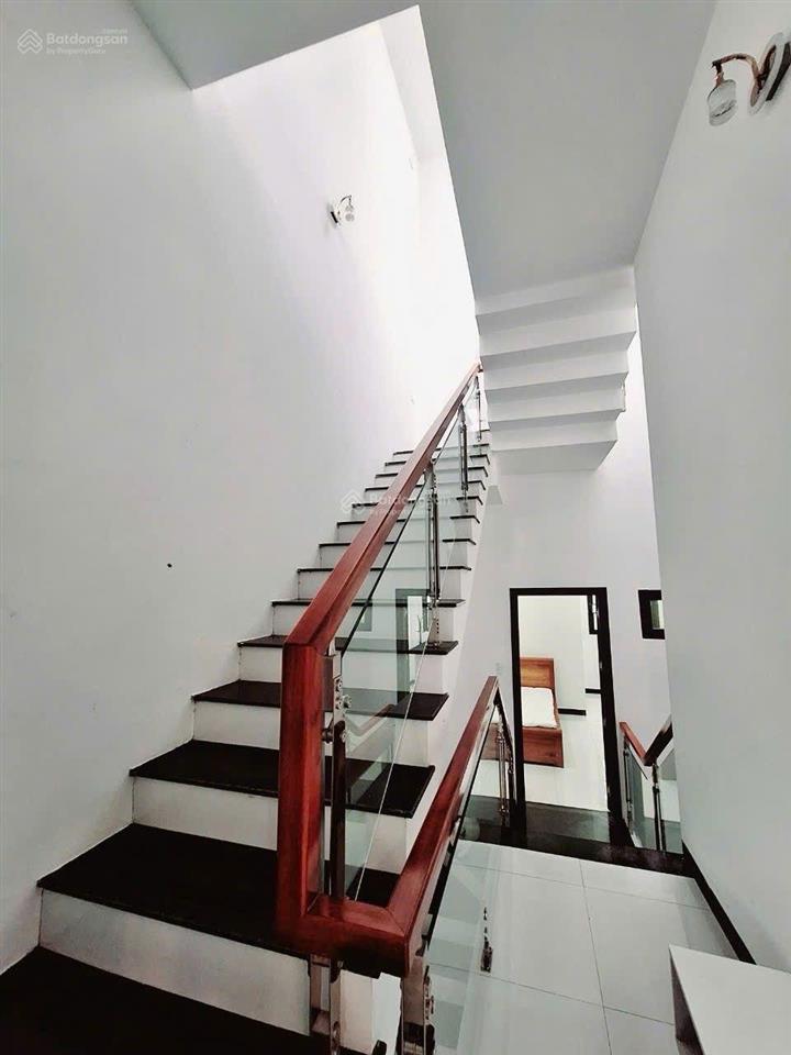 Bán nhà 3 tầng kiệt ô tô hồ xuân hương, đà nẵng, đầy đủ nội thất giá tốt.  my 0935 872 ***.