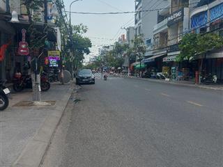 Bán đất mặt tiền đường núi thành  vị trí đẹp trung tâm đà nẵng. dt 238m2.  my 0935 872 ***.