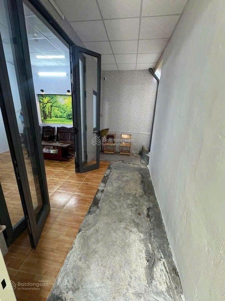 Cho thuê nhà kiệt nguyễn chí thanh, hải châu, đà nẵng giá thuê 8 triệu/ tháng.  my 0935 872 ***