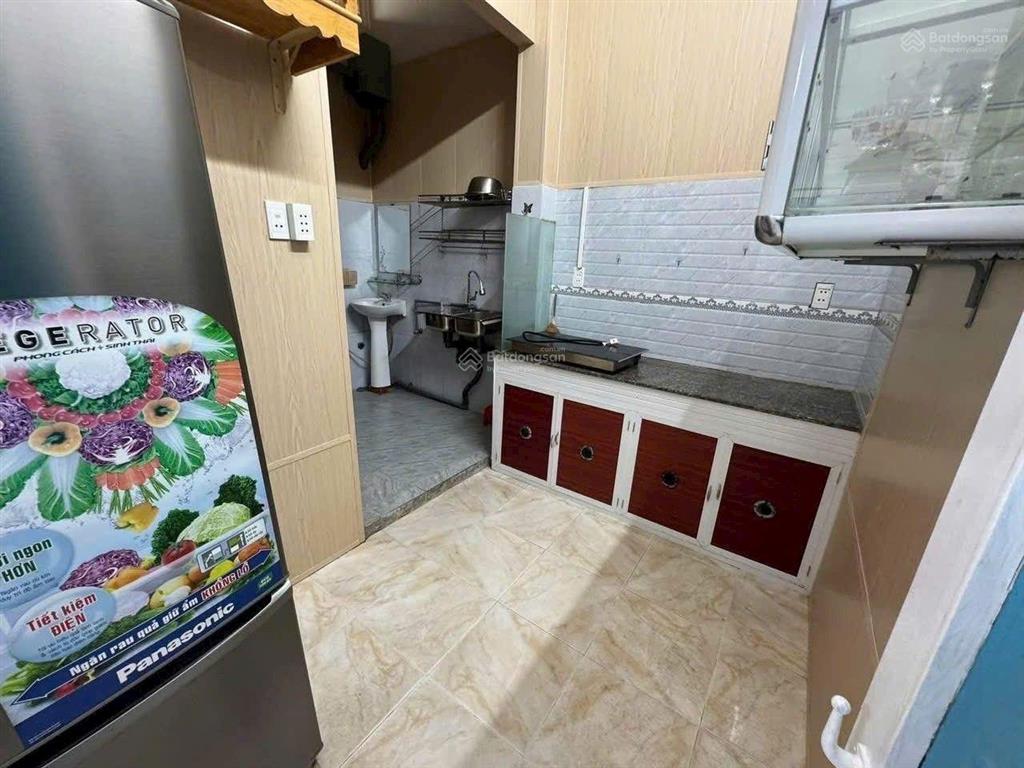 Cho thuê nhà kiệt nguyễn chí thanh, hải châu, đà nẵng giá thuê 8 triệu/ tháng.  my 0935 872 ***