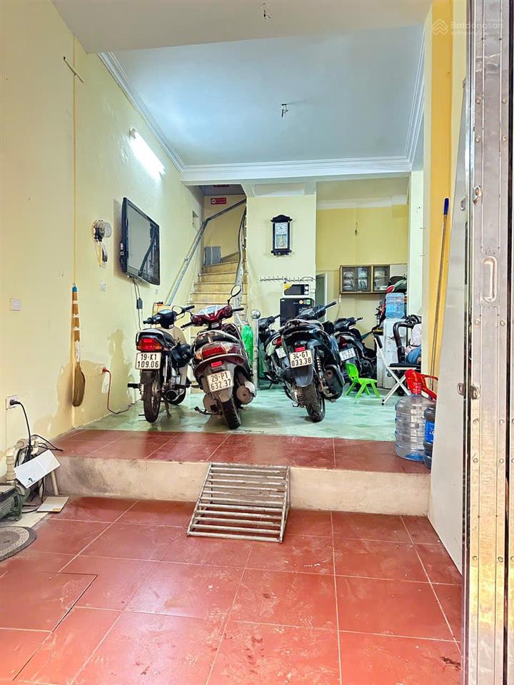 Bán gấp căn nhà lô góc ngay mặt đường yên hòa, cầu giấy, hà nội