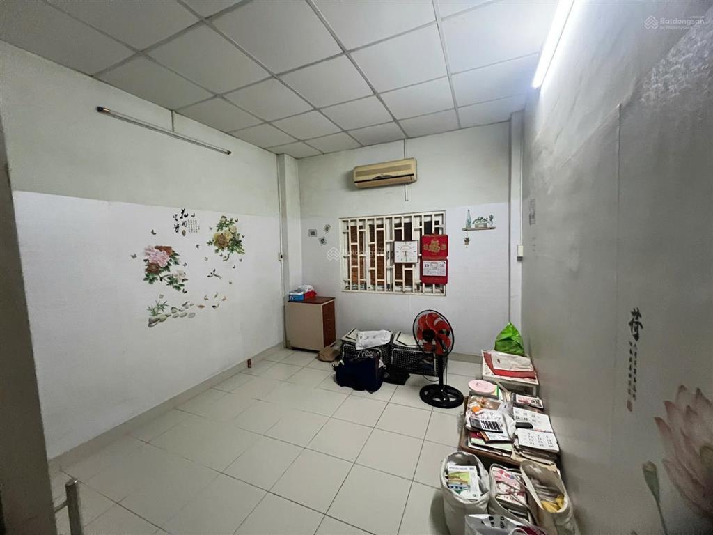 Bán nhà đường học lạc quận 5, dt 47,62m2, sổ đầy đủ, giá 5,6 tỷ, công chứng được ngay, có dòng tiền