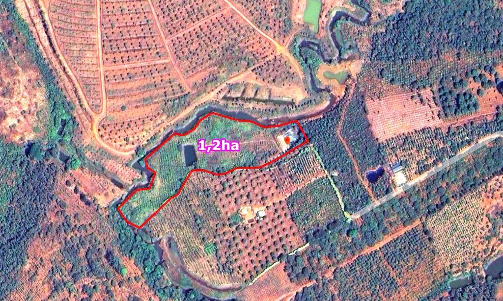 1,2ha view suối lớn, đất bằng, 90% bds là suối, có sẵn nhà, oto gầm thấp vào tận nơi