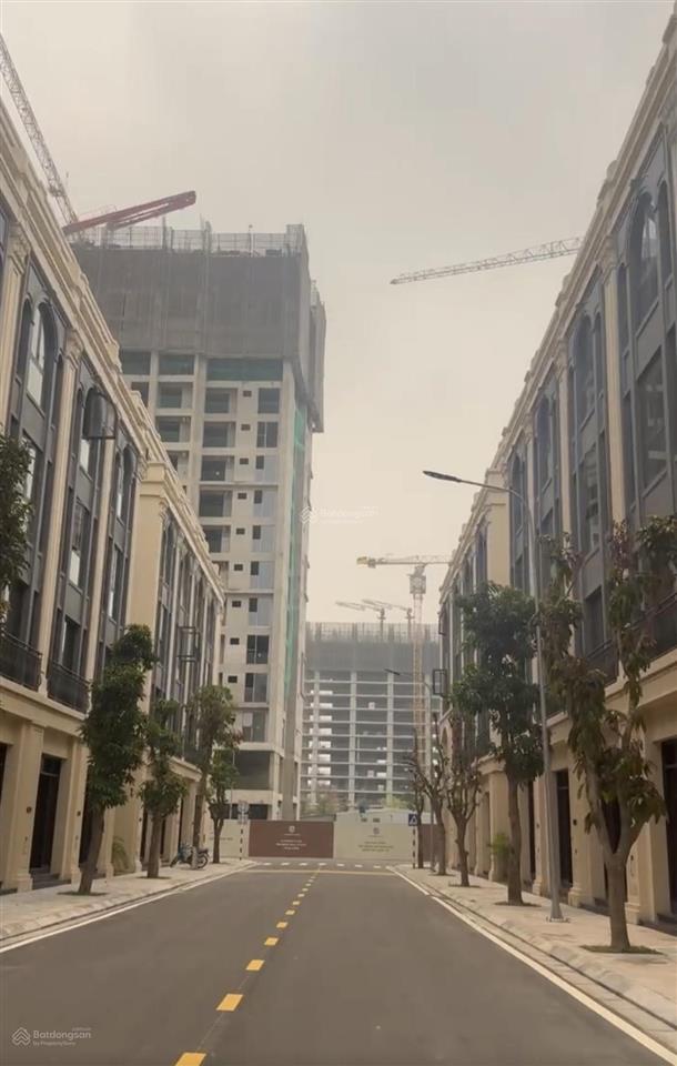 Bán cắt lỗ biệt thự liền kề 5 tầng vin cổ loa , gần chung cư , nhà để xe , khuôn viên cây xanh ..