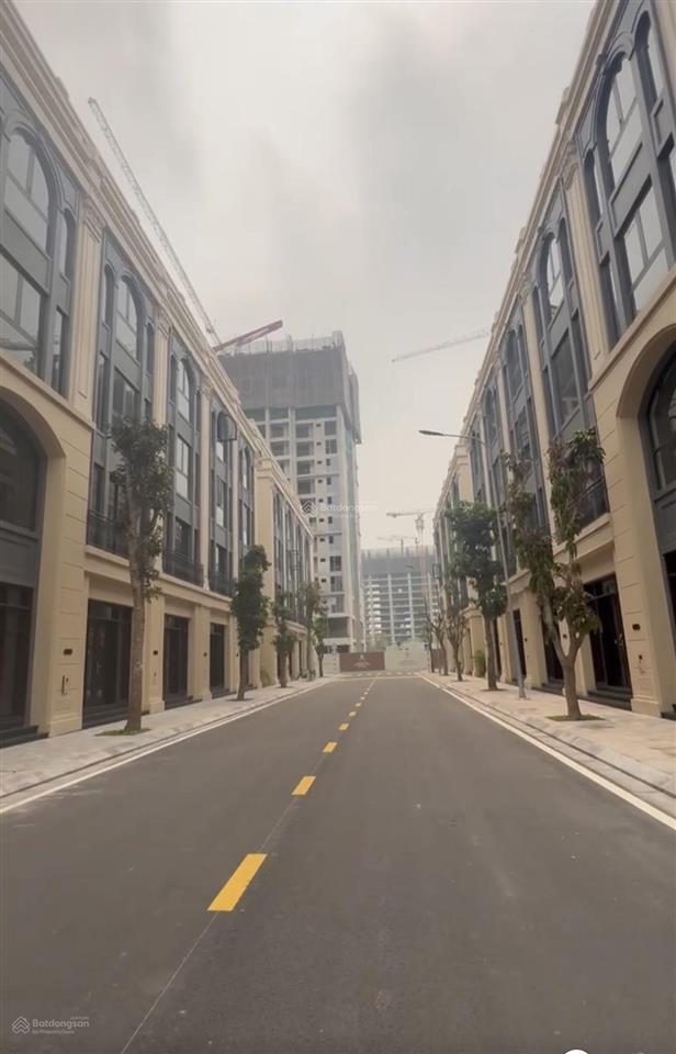 Bán cắt lỗ biệt thự liền kề 5 tầng vin cổ loa , gần chung cư , nhà để xe , khuôn viên cây xanh ..