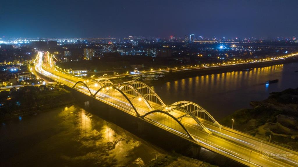Chính chủ cho thuê căn hộ 3 phòng ngủ full nội thất, hướng đông nam, view sông đuống, tòa river b
