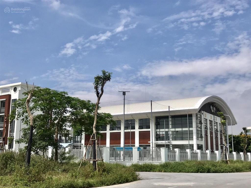 Chính chủ cho thuê căn hộ 3 phòng ngủ full nội thất, hướng đông nam, view sông đuống, tòa river b