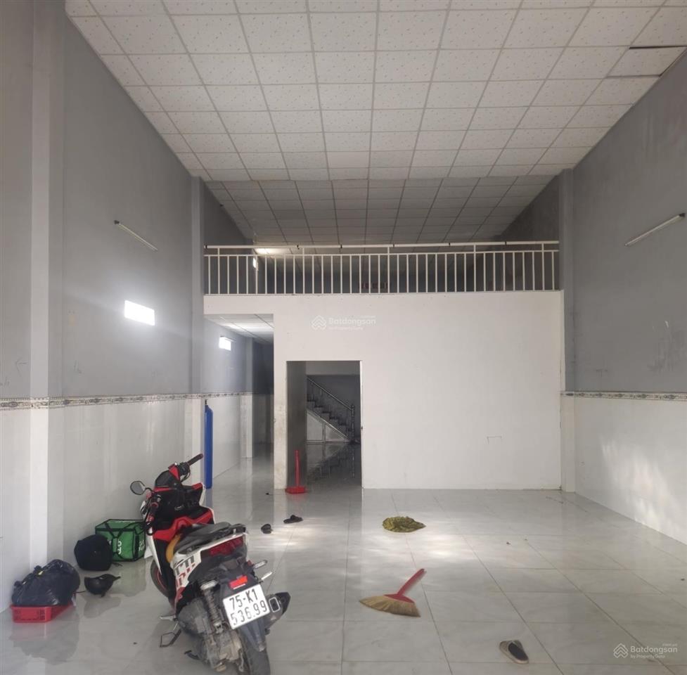 Cho thuê nhà 5x20m cấp 4 gác lửng y như hình, đ. tây thạnh